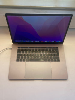 Apple 15" MacBook Pro 2017 A1707 Touch Bar i7 2,8 GHz Cinza Laptop 16 GB/256 GB SSD AMD Radeon Pro 555 Grau B